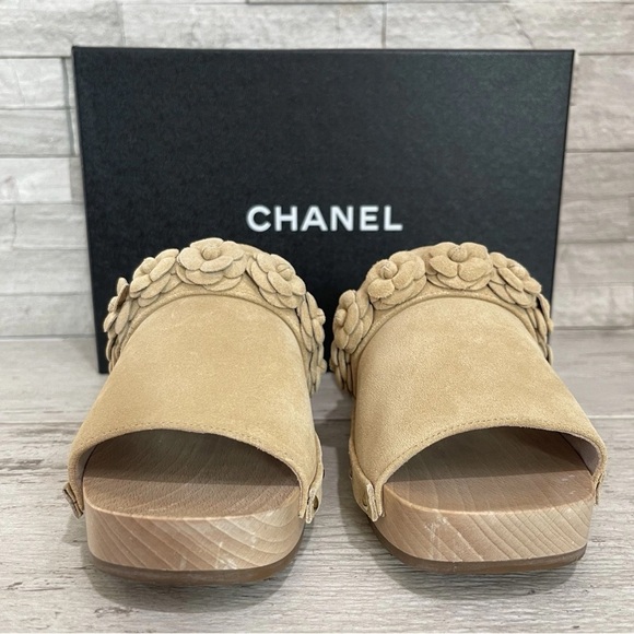 Chanel Camellia Flower Clog Beige Suede Calfskin Wooden Mules 2022 Size 39 EUC - Picture 4 of 16